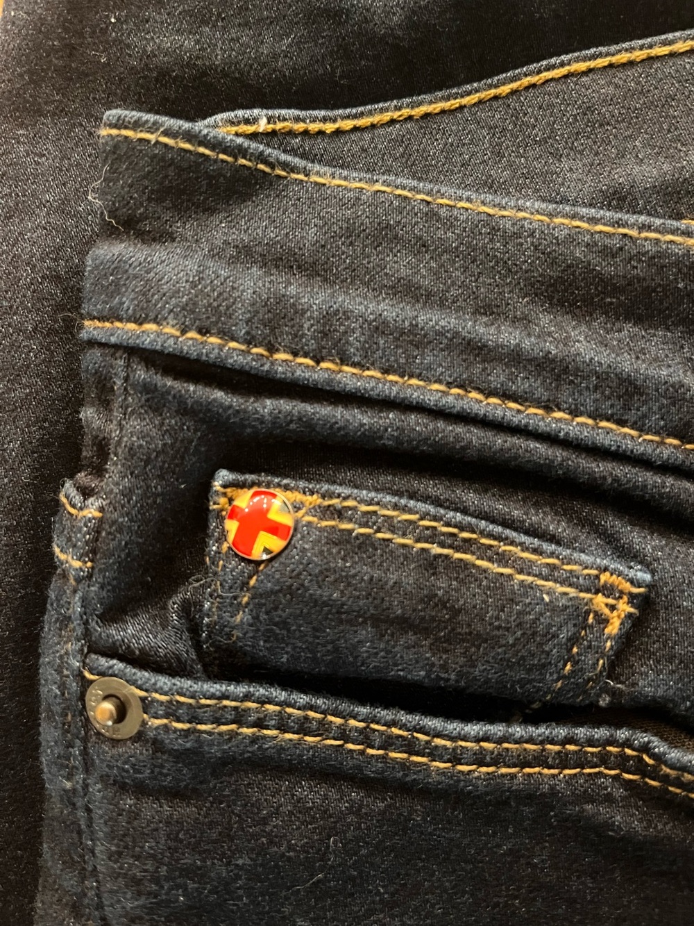Hudson Nico Super Skinny Midrise Dark Indigo Jeans - Picture 5 of 8